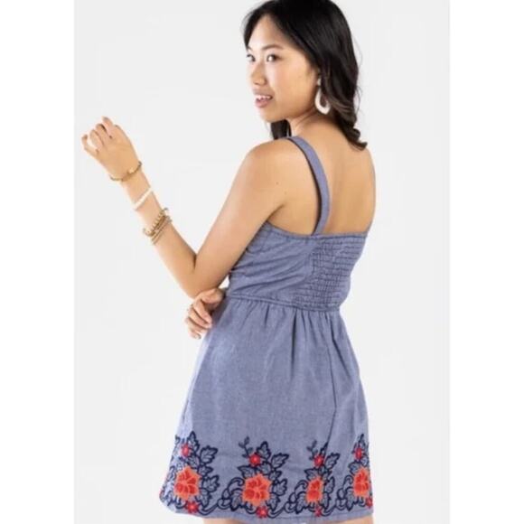 Francesca's Mi Ami Floral Embroidered Chambray Mini Dress Blue Size XS - Picture 3 of 7